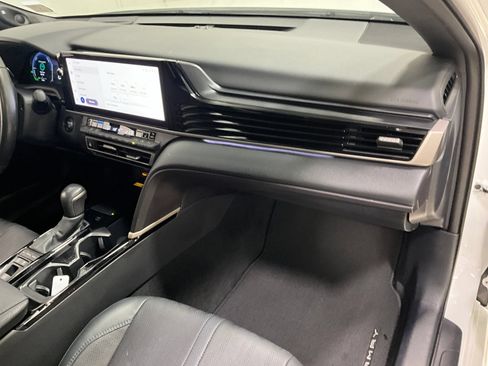 Used 2025 Toyota Camry XSE w/ Premium Package FWD image 16