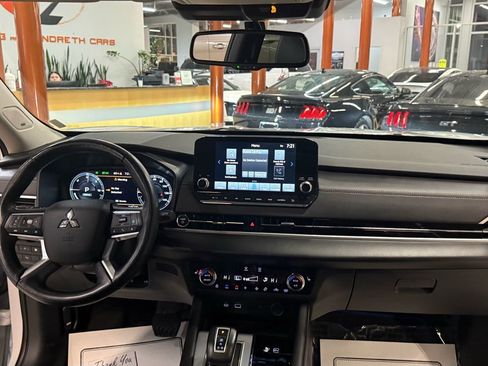 Used 2024 Mitsubishi Outlander SEL image 25