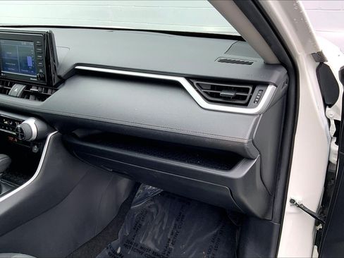 Used 2021 Toyota RAV4 XLE FWD image 21