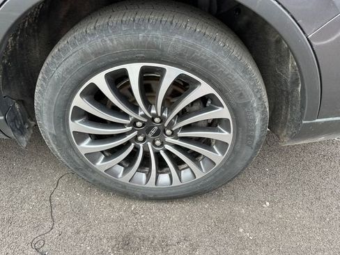 Used 2023 Lincoln Aviator Reserve w/ Equipment Group 201A image 8