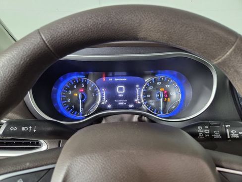 Certified 2020 Chrysler Pacifica Touring w/ Advanced Safetytec Group image 14