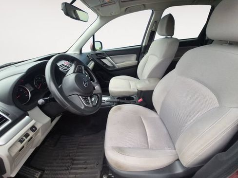 Used 2018 Subaru Forester 2.5i Premium w/ All-Weather Package AWD/4WD image 9
