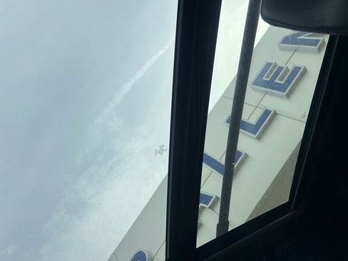 Used 2021 Ford Expedition XLT image 18