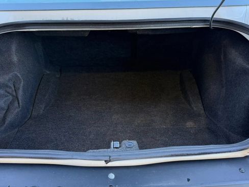 Used 2012 Dodge Challenger SXT RWD image 19