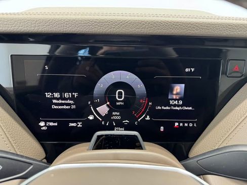 Used 2026 GMC Yukon Denali w/ Denali Reserve Package image 2