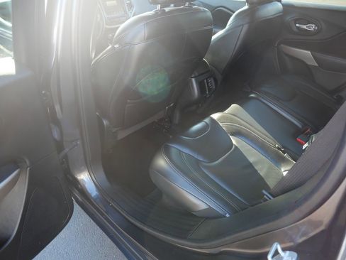 Used 2017 Jeep Cherokee Latitude w/ True North Edition image 20