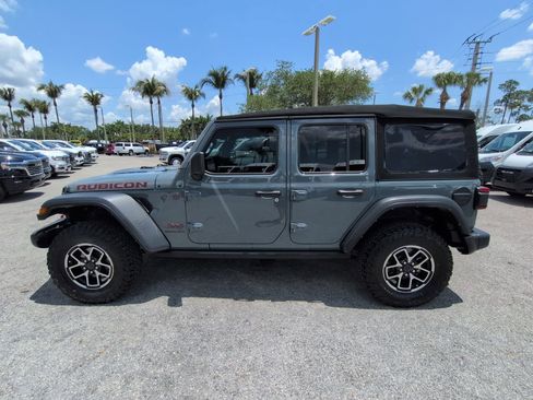 Used 2024 Jeep Wrangler Unlimited Rubicon w/ Technology Group AWD/4WD image 8