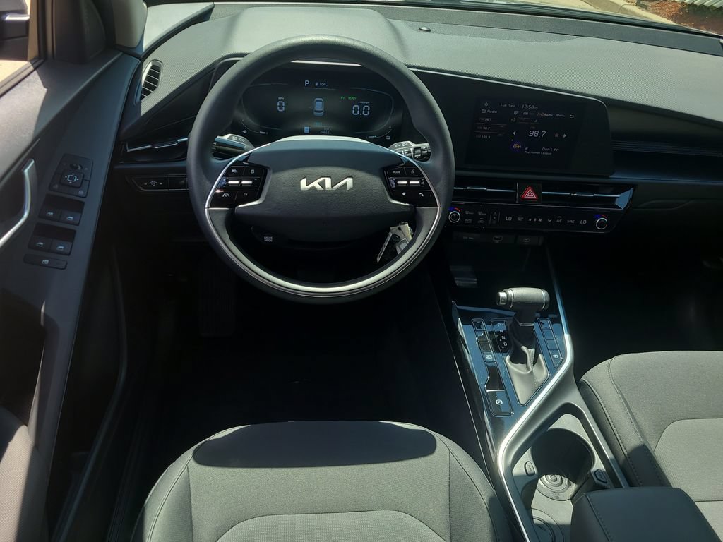 Used 2025 Kia Niro LX FWD image 11