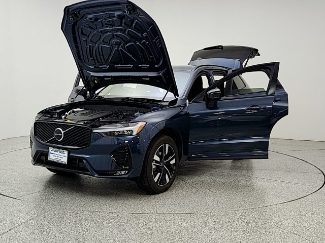 New 2027 Volvo XC60 B5 Core AWD/4WD image 9