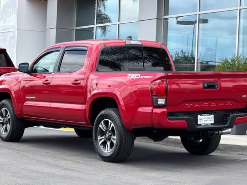 Certified 2018 Toyota Tacoma TRD Sport RWD image 8