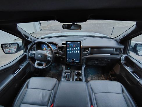 Used 2024 Ford F150 Lightning Lariat image 2