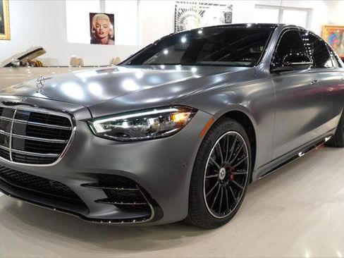 Used 2023 Mercedes-Benz S 580 4MATIC Sedan w/ AMG Line image 3
