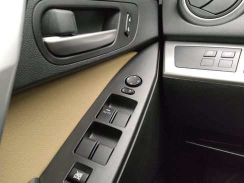 Used 2013 MAZDA MAZDA3 i Grand Touring image 27