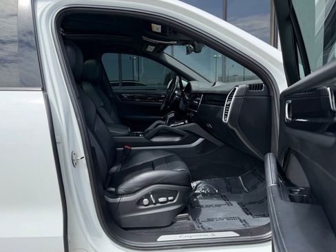 Used 2021 Porsche Cayenne S AWD/4WD image 31