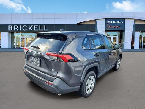 Used 2022 Toyota RAV4 LE FWD image 3
