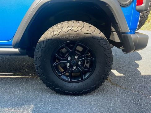 Used 2024 Jeep Wrangler Unlimited image 8