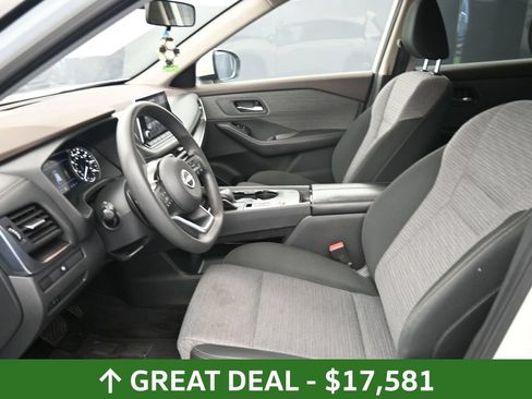 Used 2023 Nissan Rogue SV FWD image 17