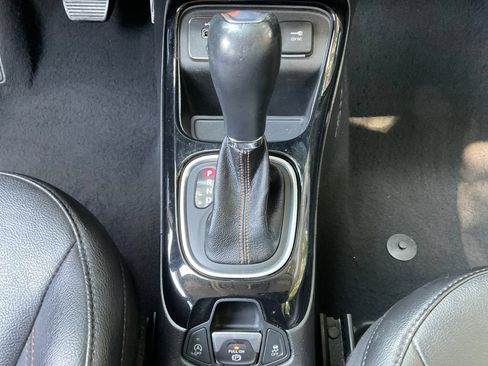 Used 2021 Jeep Compass Limited FWD image 35