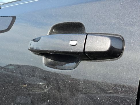 Used 2018 GMC Acadia SLE image 10