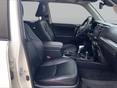 Used 2022 Toyota 4Runner TRD Off-Road Premium AWD/4WD image 9