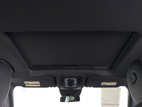 Certified 2025 Mercedes-Benz GLE 450 4MATIC image 4