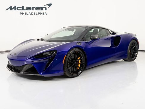 Used 2025 McLaren Artura Spider image 4