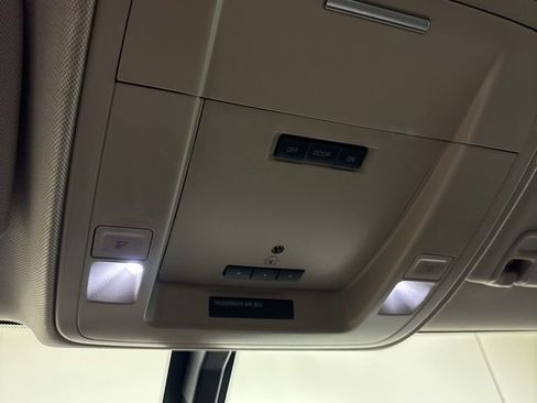 Used 2014 GMC Sierra 1500 SLT w/ SLT Crew Cab Value Package AWD/4WD image 15