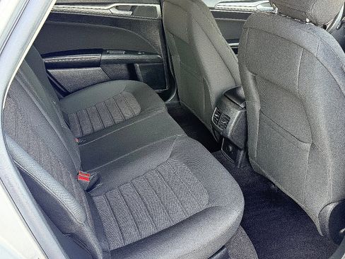 Used 2019 Ford Fusion SE FWD image 35