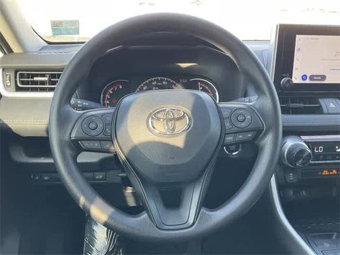Used 2025 Toyota RAV4 XLE image 20