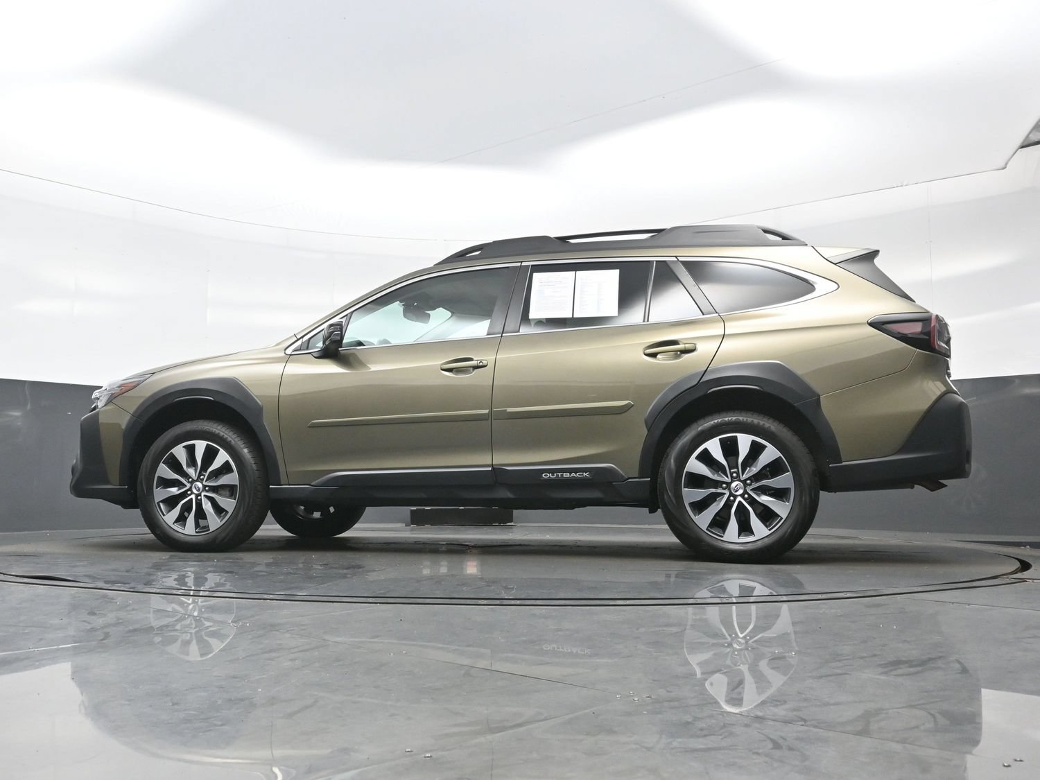 Used 2024 Subaru Outback Limited AWD/4WD image 30