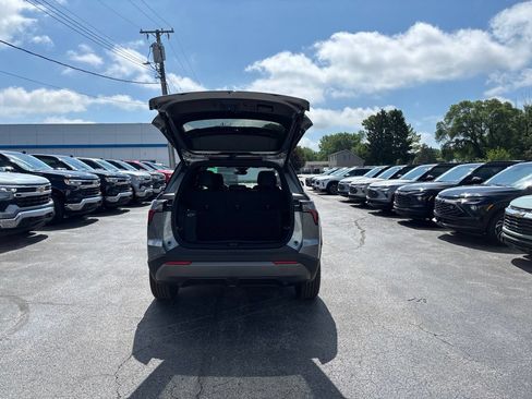 New 2026 Chevrolet Equinox LT w/ Convenience Package II FWD image 5