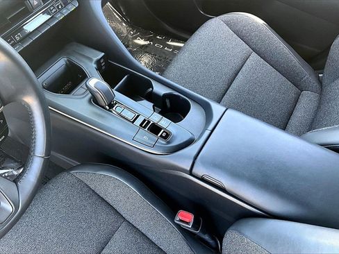 Used 2023 Toyota Crown XLE image 15