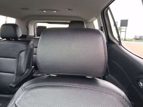 Used 2021 GMC Acadia SLE w/ Driver Convenience Package FWD image 16