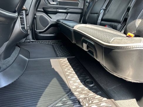 Used 2021 RAM 1500 Laramie AWD/4WD image 18