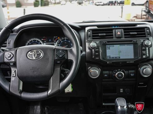 Used 2018 Toyota 4Runner TRD Off-Road Premium image 2