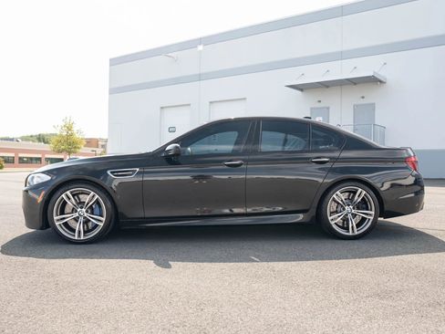 Used 2013 BMW M5 w/ Executive Pkg image 3