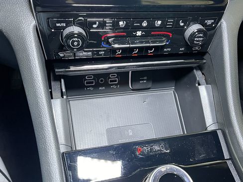 New 2025 Jeep Grand Cherokee L Limited w/ Luxury Tech Group II image 31