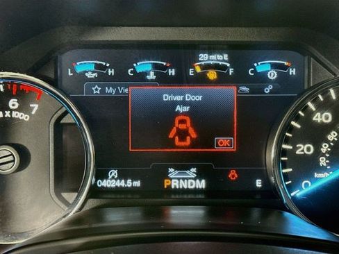 Used 2019 Ford F150 Lariat w/ Equipment Group 502A Luxury AWD/4WD image 16