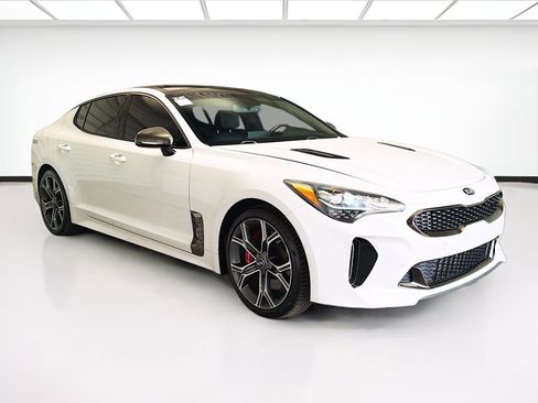 Used 2018 Kia Stinger GT1 image 3