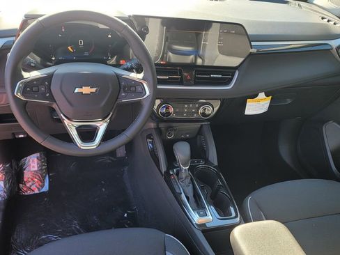 New 2026 Chevrolet TrailBlazer LT w/ LT Cold Weather Package FWD image 23