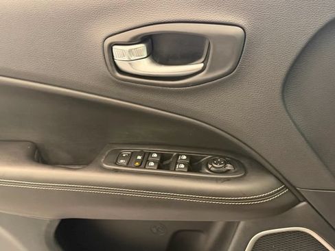 Used 2021 Jeep Compass Latitude w/ Driver Assistance Group FWD image 21