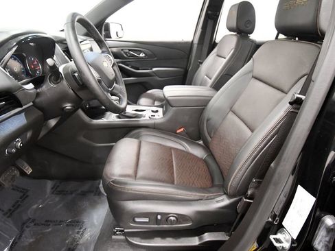Used 2024 Chevrolet Traverse High Country AWD/4WD image 14