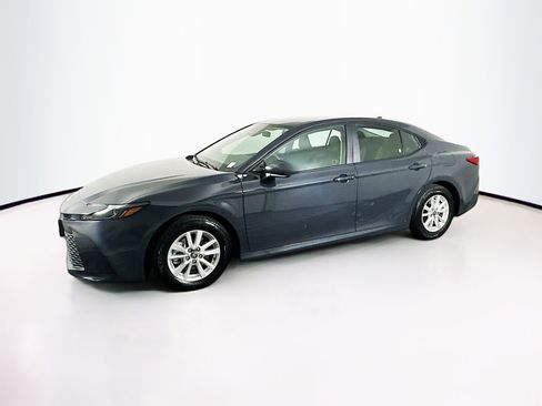 Used 2026 Toyota Camry LE image 4
