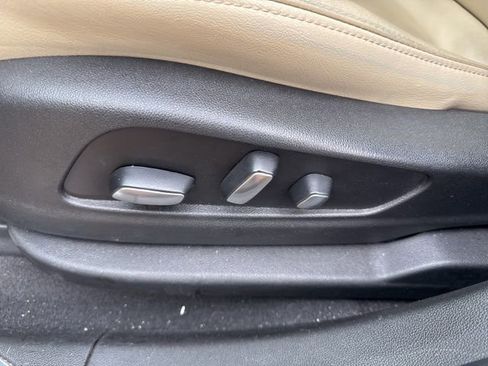 Used 2018 Cadillac XT5 Premium Luxury image 11