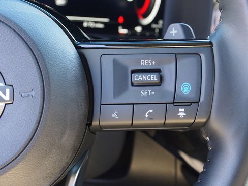 Used 2023 Nissan Pathfinder Platinum w/ Black Appearance Package image 25