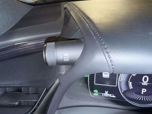 Certified 2021 Lexus ES 300h 300h Luxury w/ Accessory Package image 28