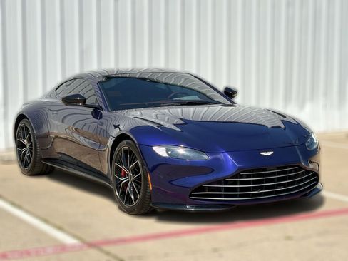 Used 2023 Aston Martin V8 Vantage Coupe RWD image 4