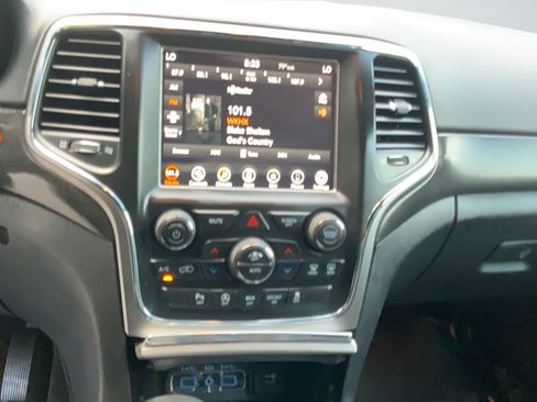 Used 2018 Jeep Grand Cherokee Altitude AWD/4WD image 35