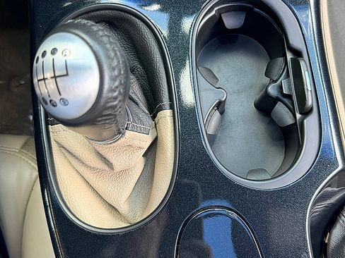 Used 2005 Chevrolet Corvette Coupe w/ Preferred Equipment Group RWD image 29