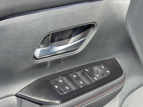 Used 2025 Nissan Kicks SR AWD/4WD image 26